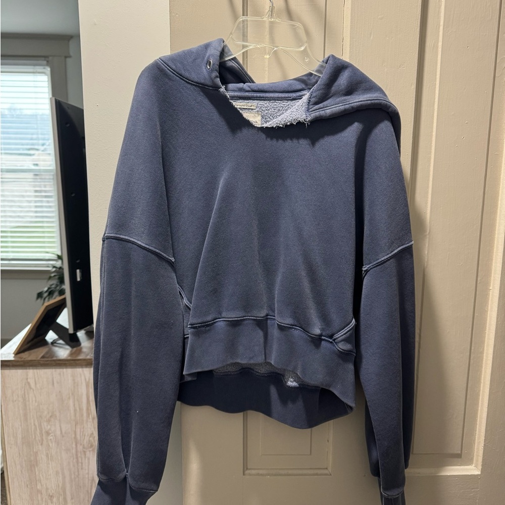Abercrombie & Fitch Sunday Essentials Hoodie Cropped